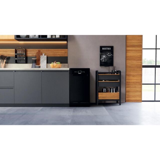 Hotpoint HF9E 1B19 B UK Slimline Freestanding Dishwasher