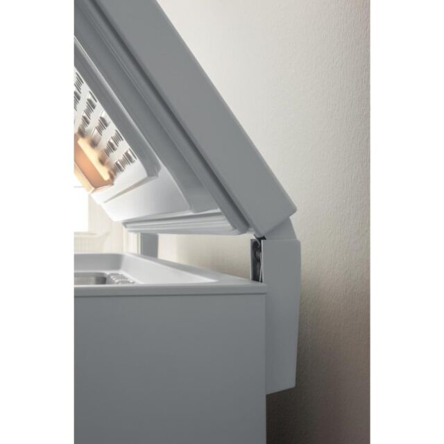Indesit OS 2A 250 H2 1 255L Freestanding Chest Freezer - White